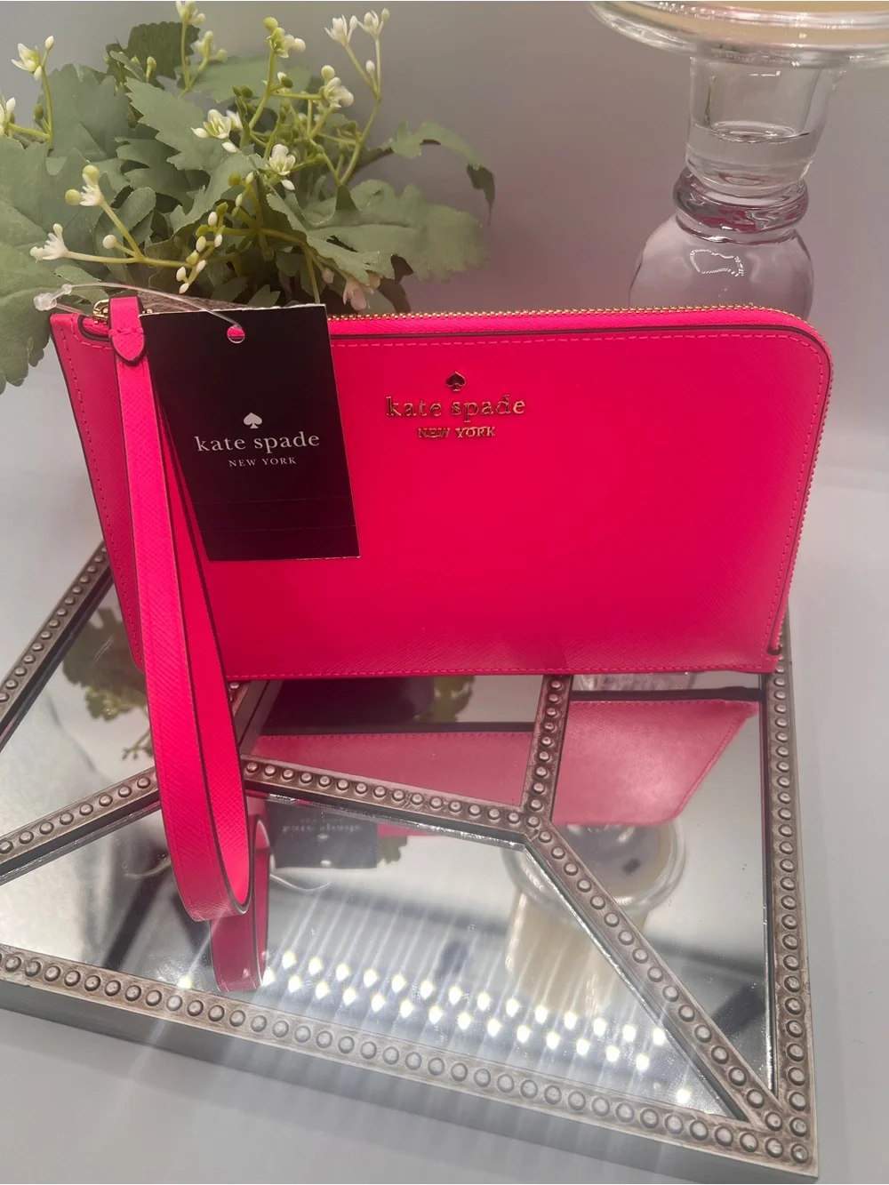 Kate Spade NWT Lucy Wristlet - Pink